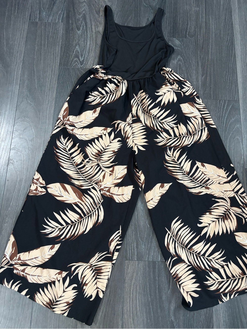 SHEIN Black Wide-Leg Tropical Leaf Jumpsuit